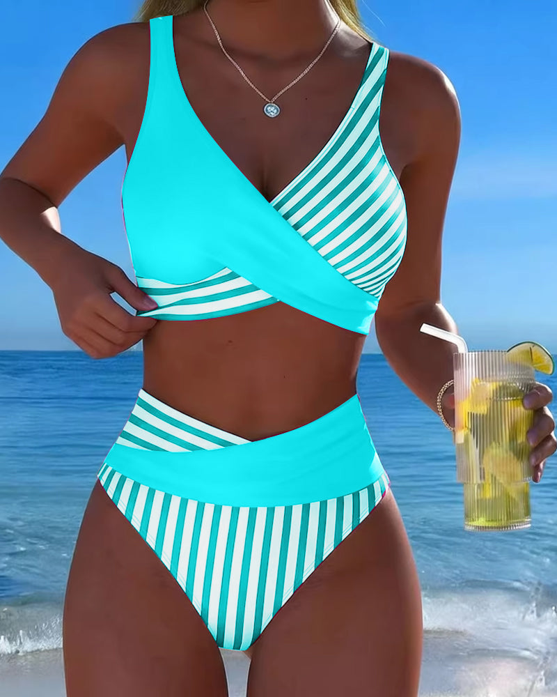 Bikini s križnim prugama
