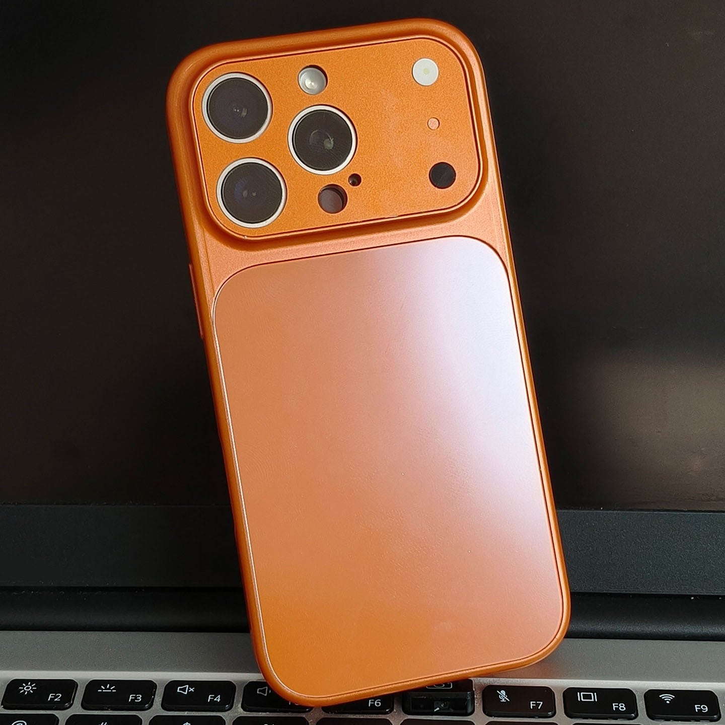 Potpuno prekrivanje, mat, otporna na padove maska za telefon