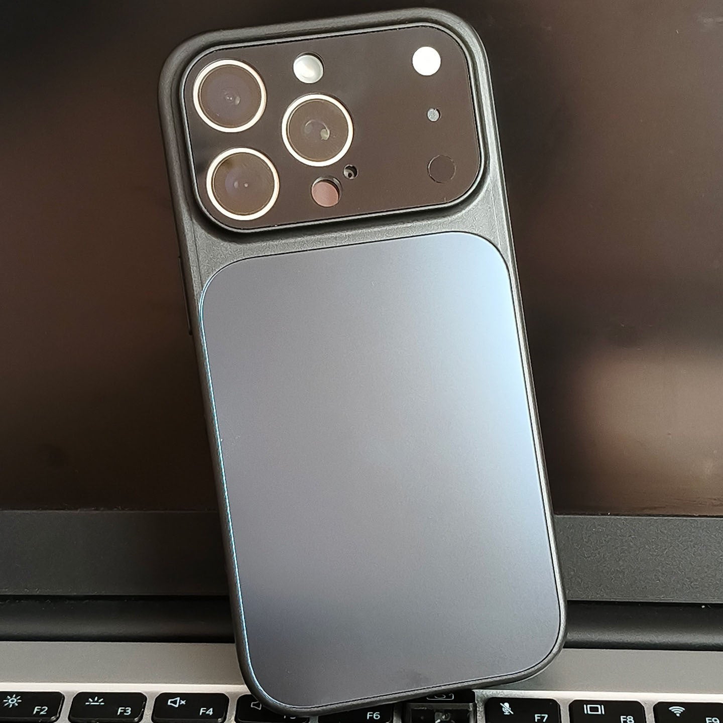 Potpuno prekrivanje, mat, otporna na padove maska za telefon