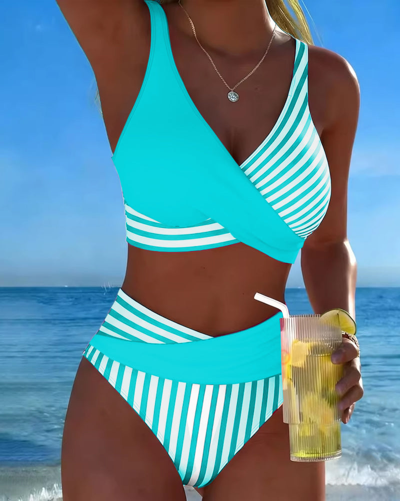 Bikini s križnim prugama