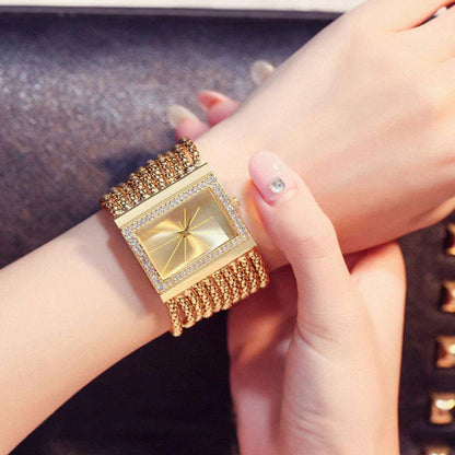 ⌚ SADA 60% POPUSTA! ✨ Kvarcni sat s cirkonima i resicama - elegantan i sjajan, savršen poklon za proslave 💎🎁