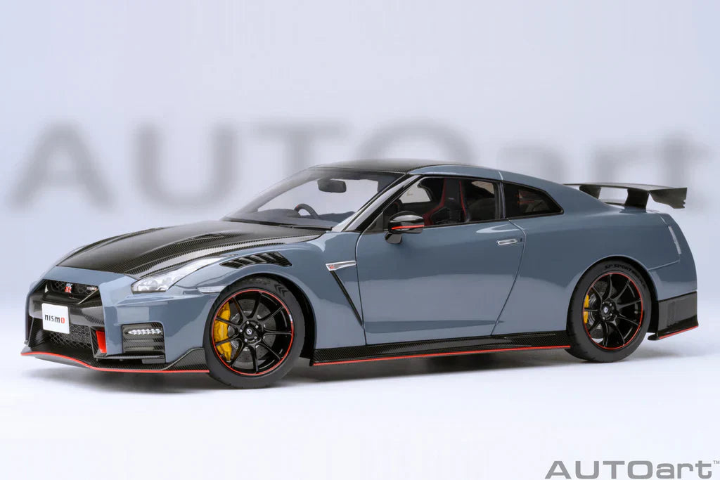 📢📢60% POPUSTA!!🎅【🎁Savršen božićni poklon🎁】🏎️Svjetleći ukras GTR superautomobila
